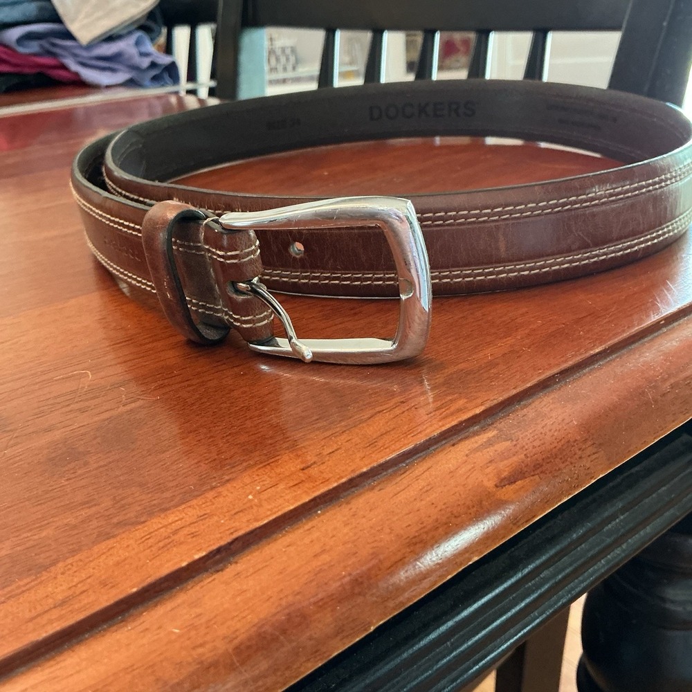 Dockers Mens Brown Leather Belt Size 34/85 Silver Tone Buckle